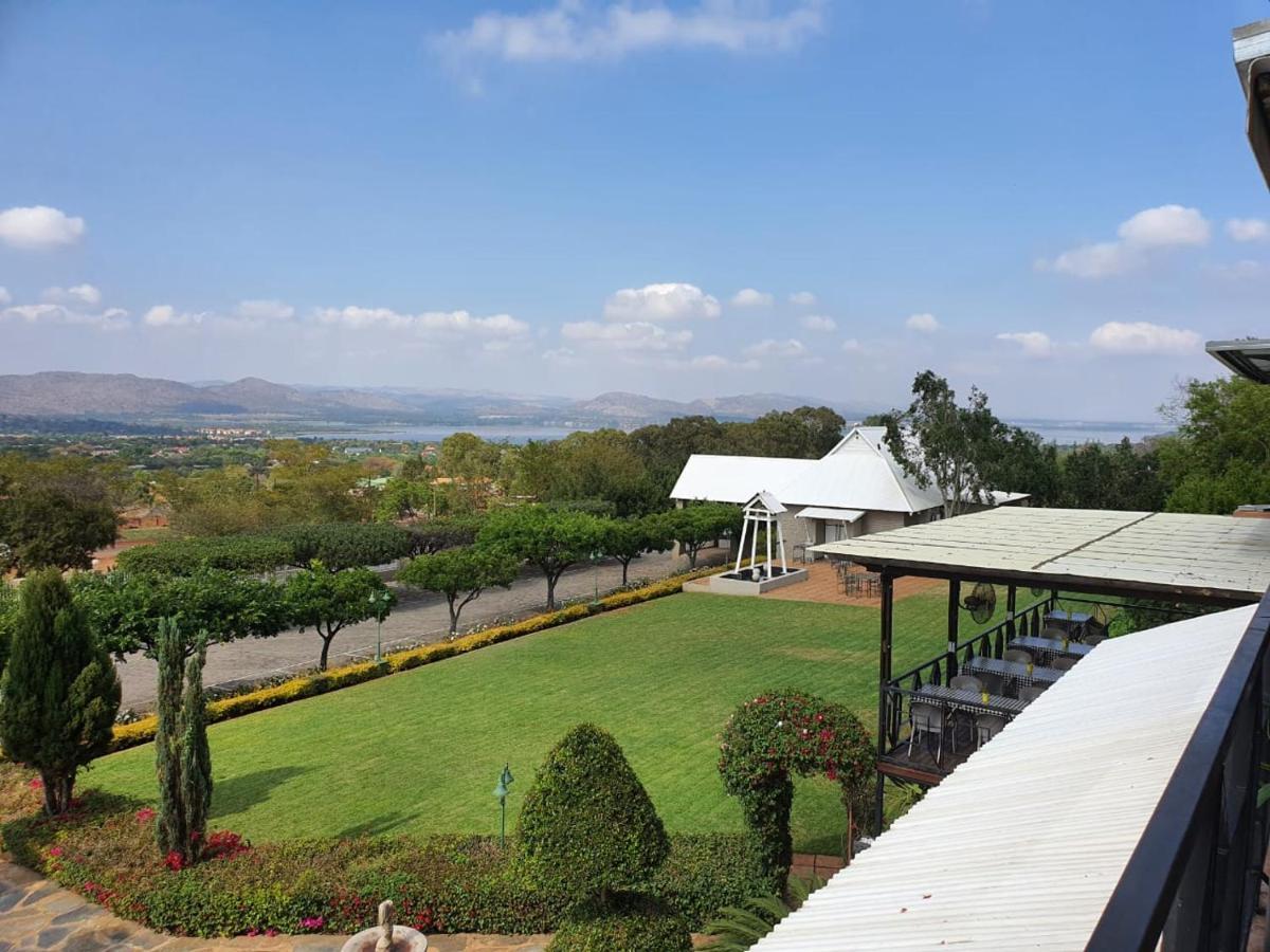 Villa Paradiso Hartbeespoort Bagian luar foto