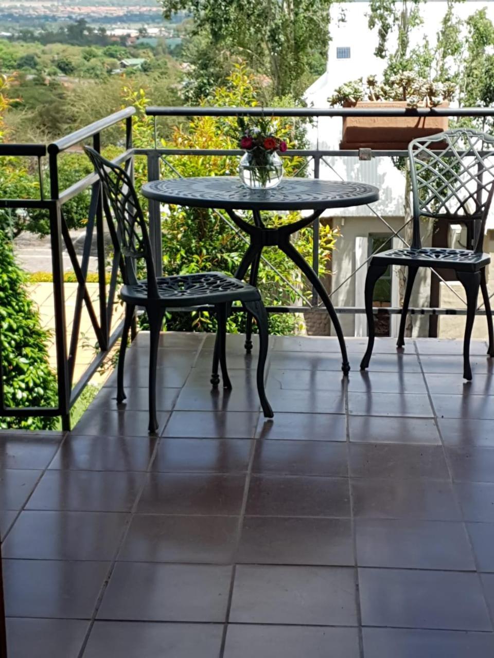 Villa Paradiso Hartbeespoort Bagian luar foto
