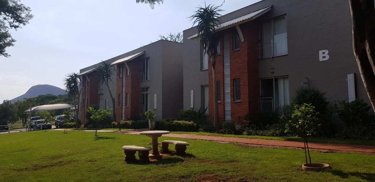 Villa Paradiso Hartbeespoort Bagian luar foto