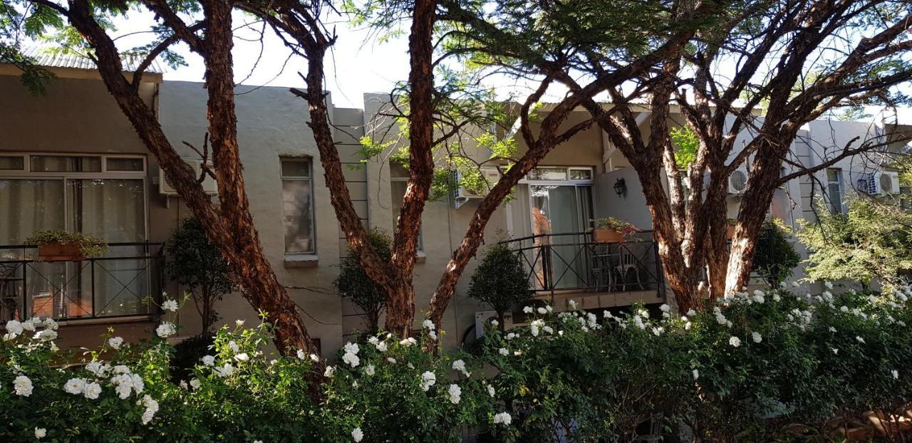 Villa Paradiso Hartbeespoort Bagian luar foto