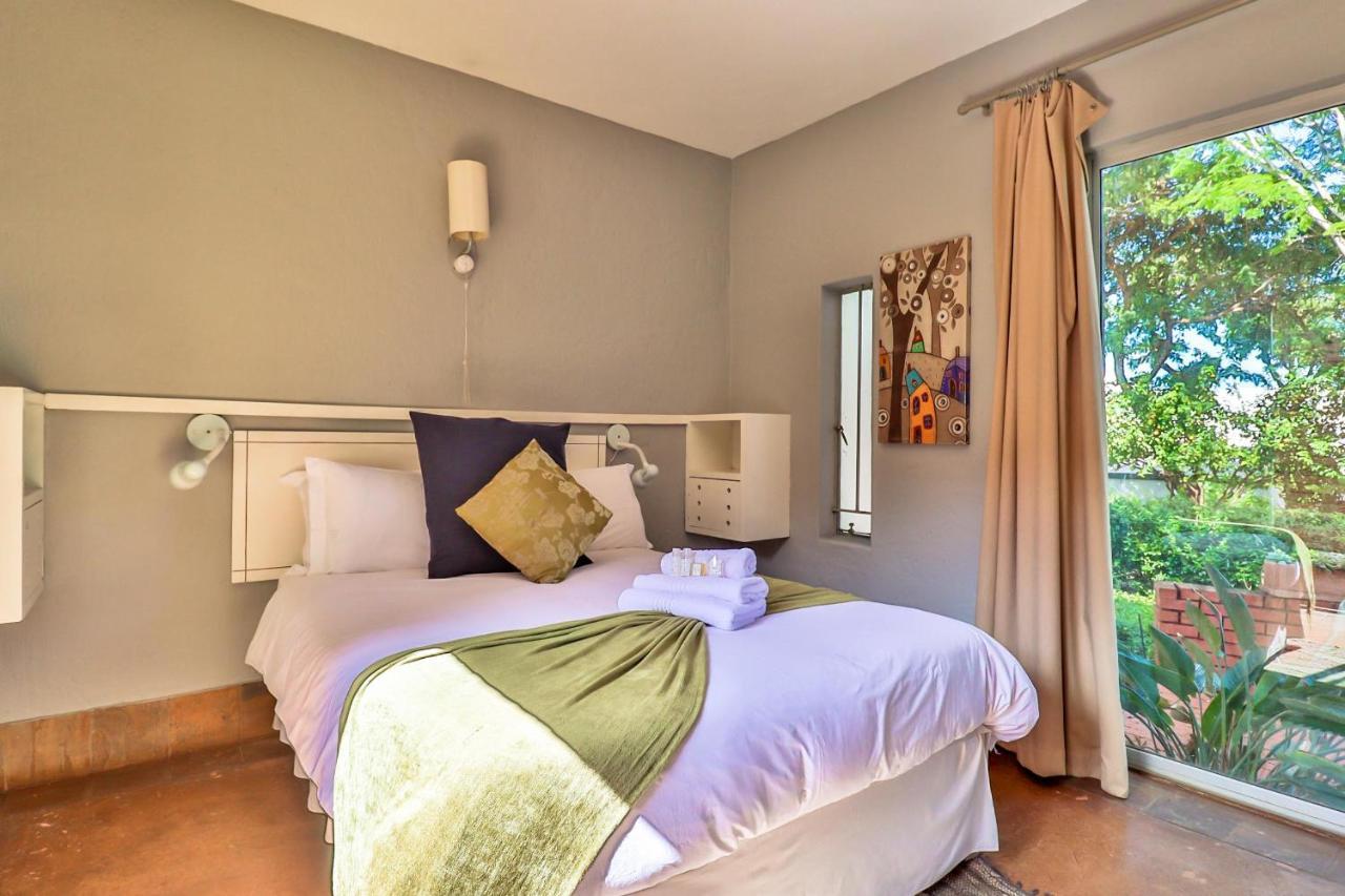 Villa Paradiso Hartbeespoort Bagian luar foto
