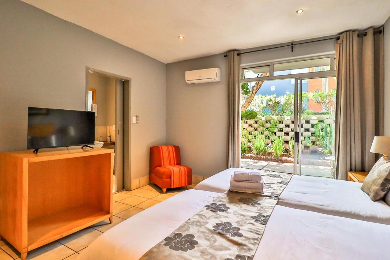 Villa Paradiso Hartbeespoort Bagian luar foto