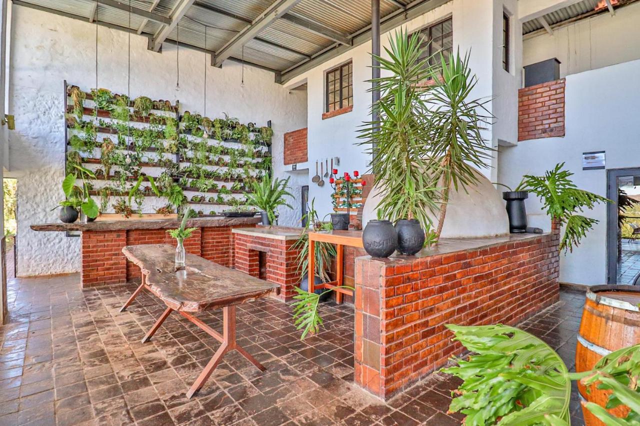 Villa Paradiso Hartbeespoort Bagian luar foto