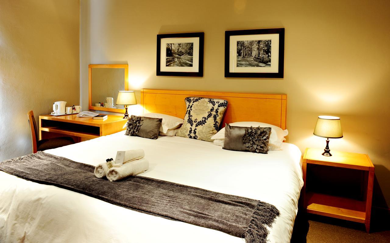 Villa Paradiso Hartbeespoort Bagian luar foto